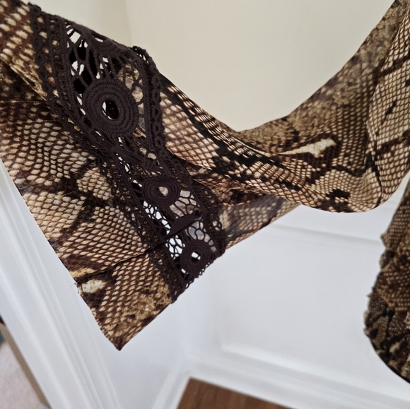 XOXO Snake Print Off Shoulder Top - Picture 6 of 11